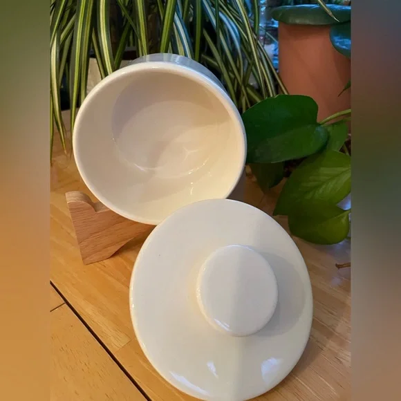 Trinket dish with lid, mark USA no marks, chips or scratches - Picture 9 of 10